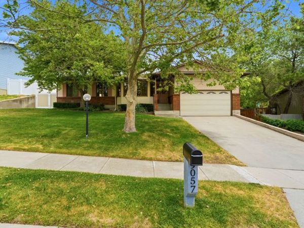9057 S CHERBOURG PL E, Sandy, UT 84093