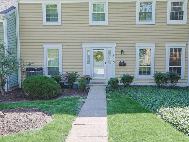 16 N Applewood Court, Fairfield, OH 45014 Photo 3