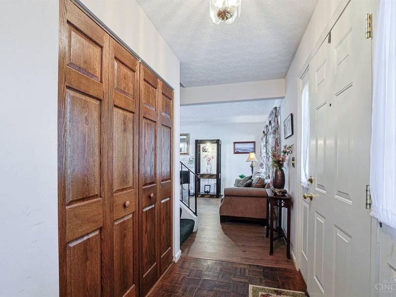 16 N Applewood Court, Fairfield, OH 45014 Photo 4