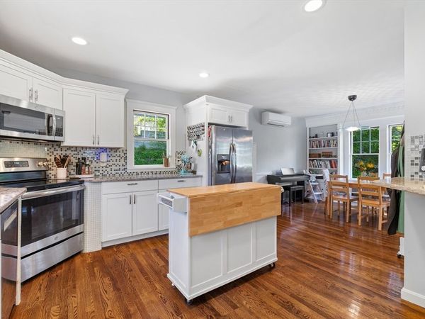 603 Chandler St, Worcester, MA 01602