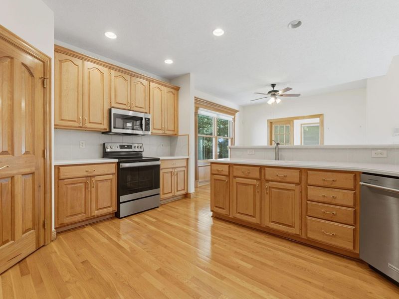 7624 Mikayla Drive , Westerville, OH 43082 Photo 12