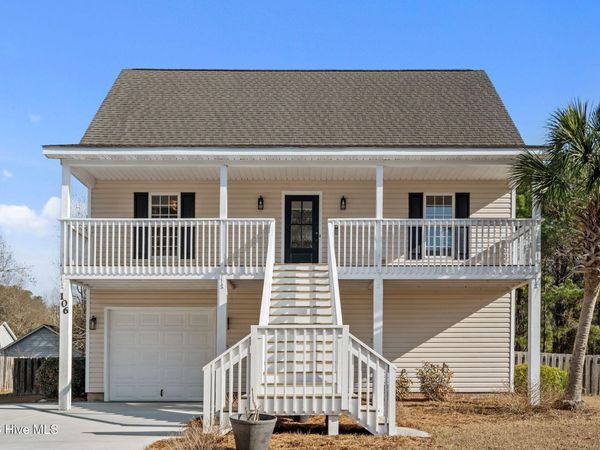 106 Dolphin Drive, Hampstead, NC 28443
