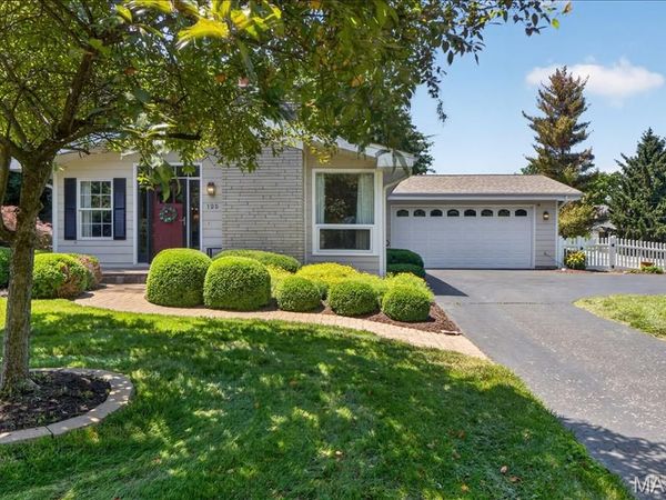 125 Eau Claire Drive, St Charles, MO 63301