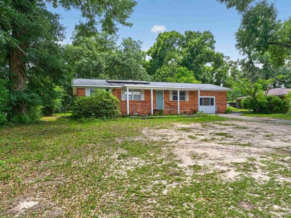 7009 Esther St, Pensacola, FL 32506