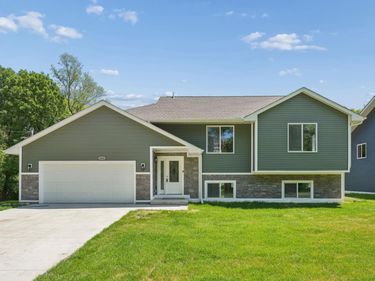1886 Desoto Street N, Maplewood, MN 55117
