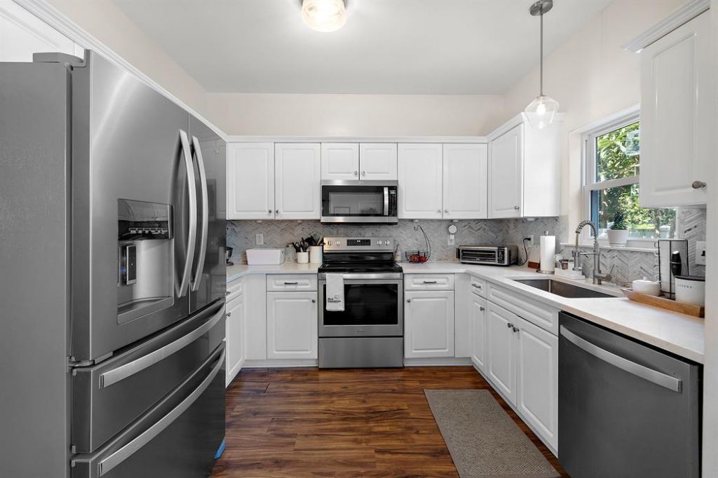 2448 Fulford Court Photo 7