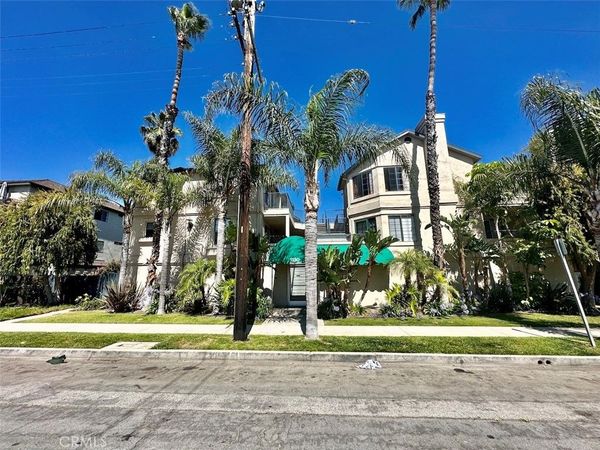 1130 Newport Avenue , Unit 207, Long Beach, CA 90804