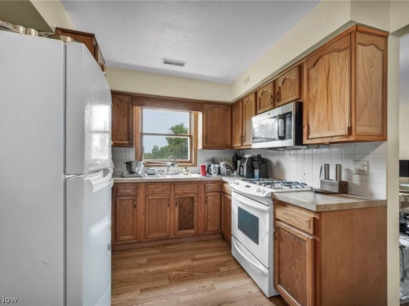1206 Lawrence Road NE, Canton, OH 44705 Photo 11