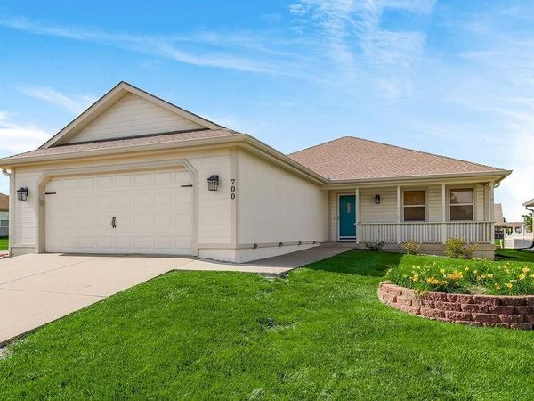700 Sun Court, Raymore, MO 64083
