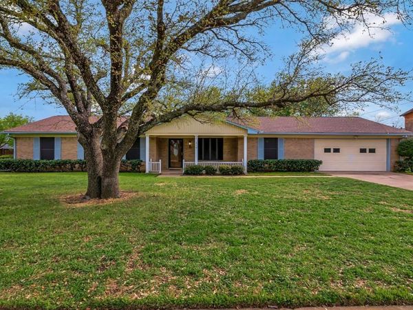 319 Allen Drive, Justin, TX 76247