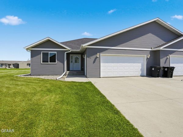 934 THAMES Court , Grand Forks, ND 58203