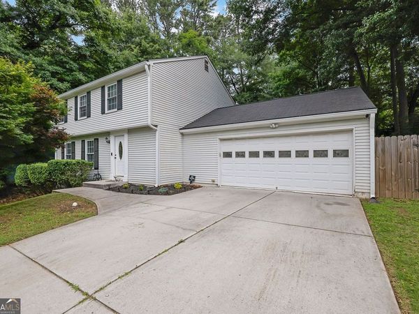 9665 N Pond Circle, Roswell, GA 30076