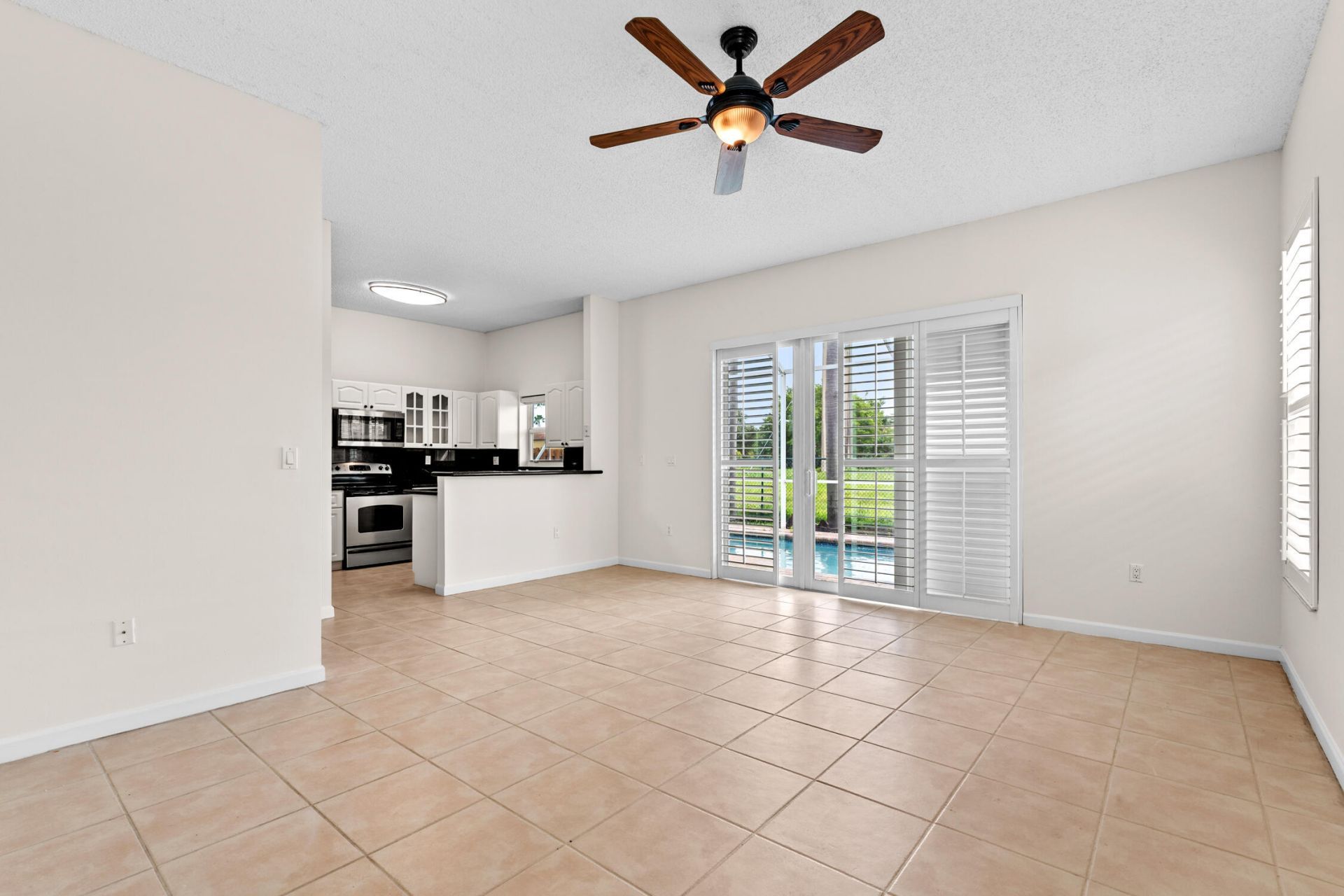 376 E Royal Cove Circle, Davie, FL 33325 Photo