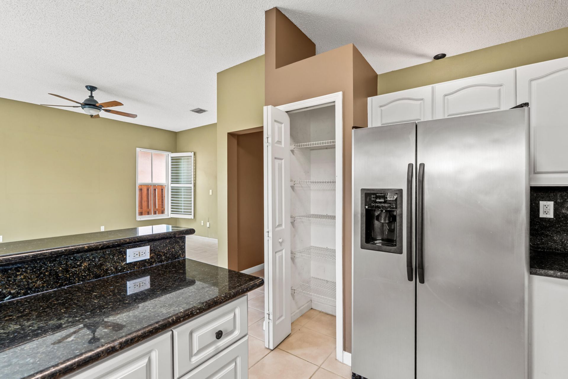 376 E Royal Cove Circle, Davie, FL 33325 Photo