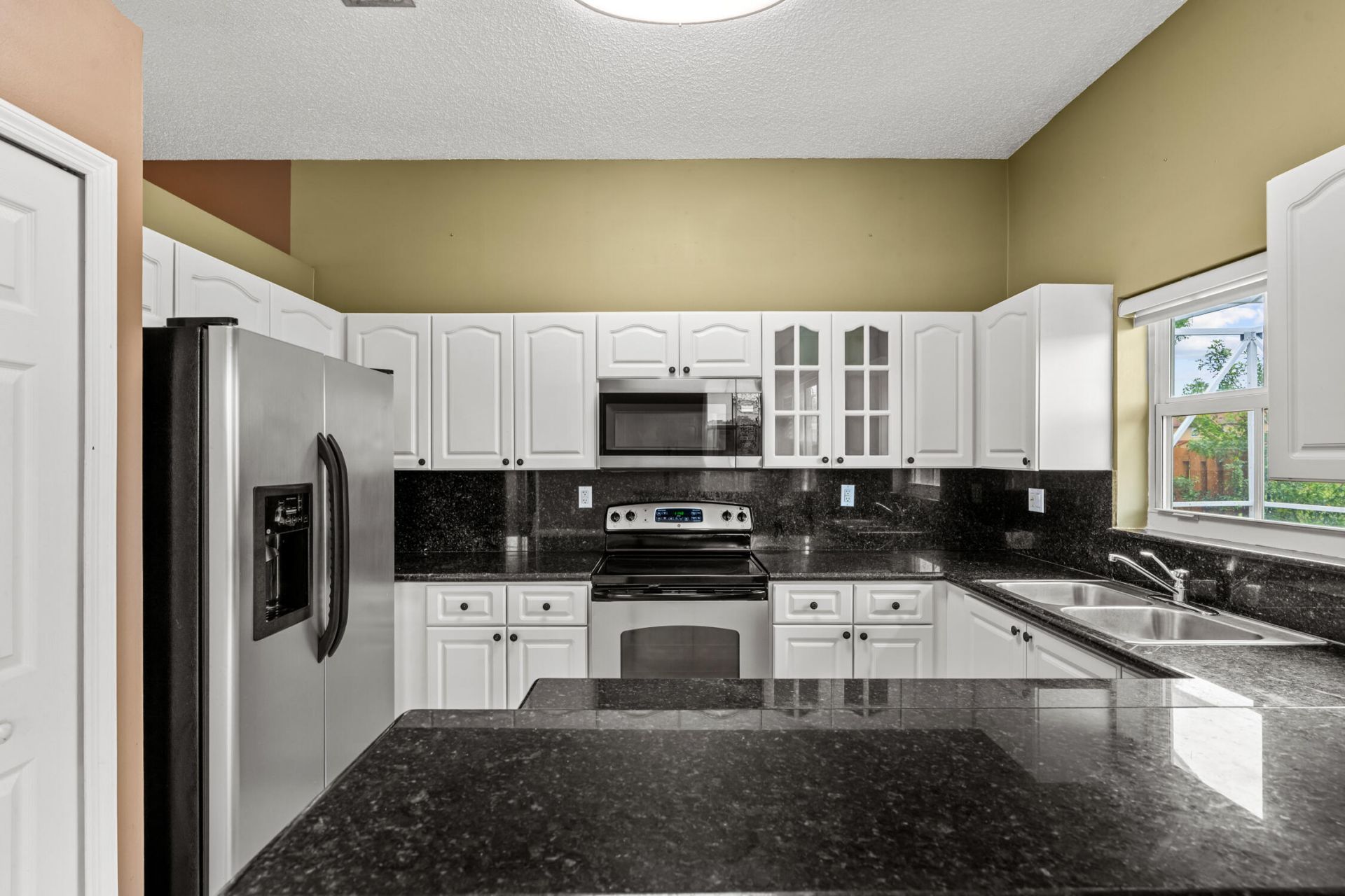 376 E Royal Cove Circle, Davie, FL 33325 Photo