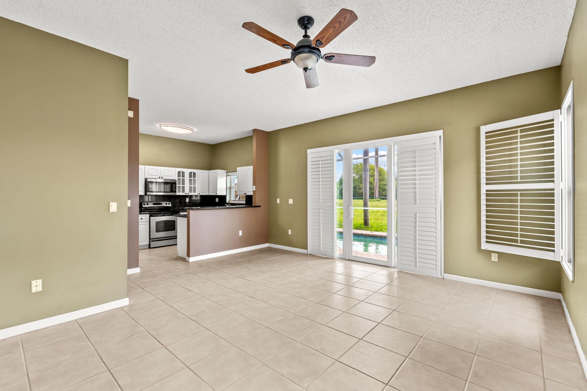 376 E Royal Cove Circle, Davie, FL 33325 Photo
