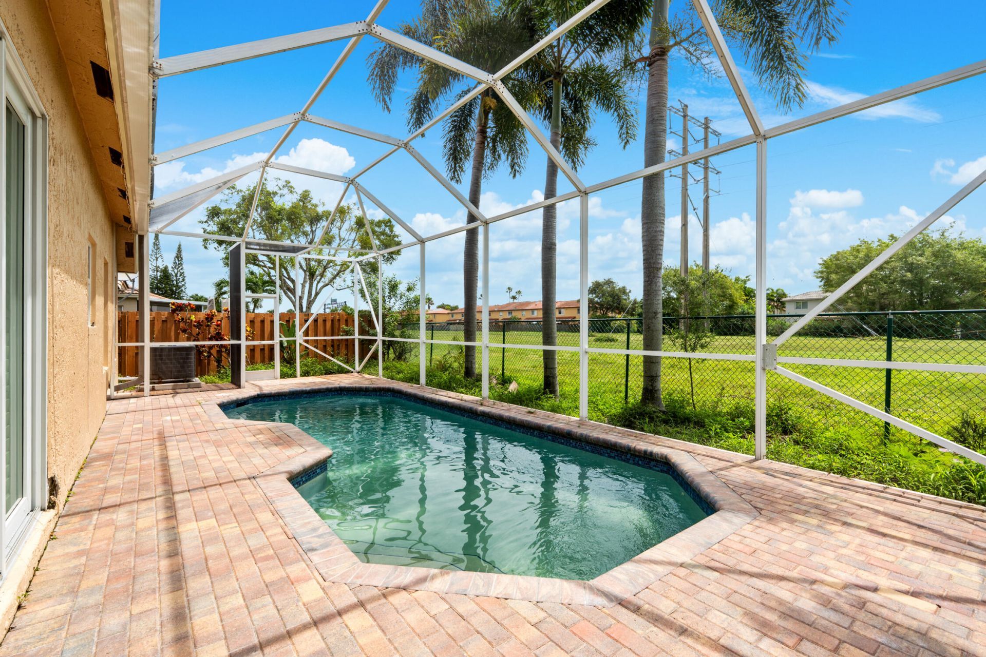 376 E Royal Cove Circle, Davie, FL 33325 Photo