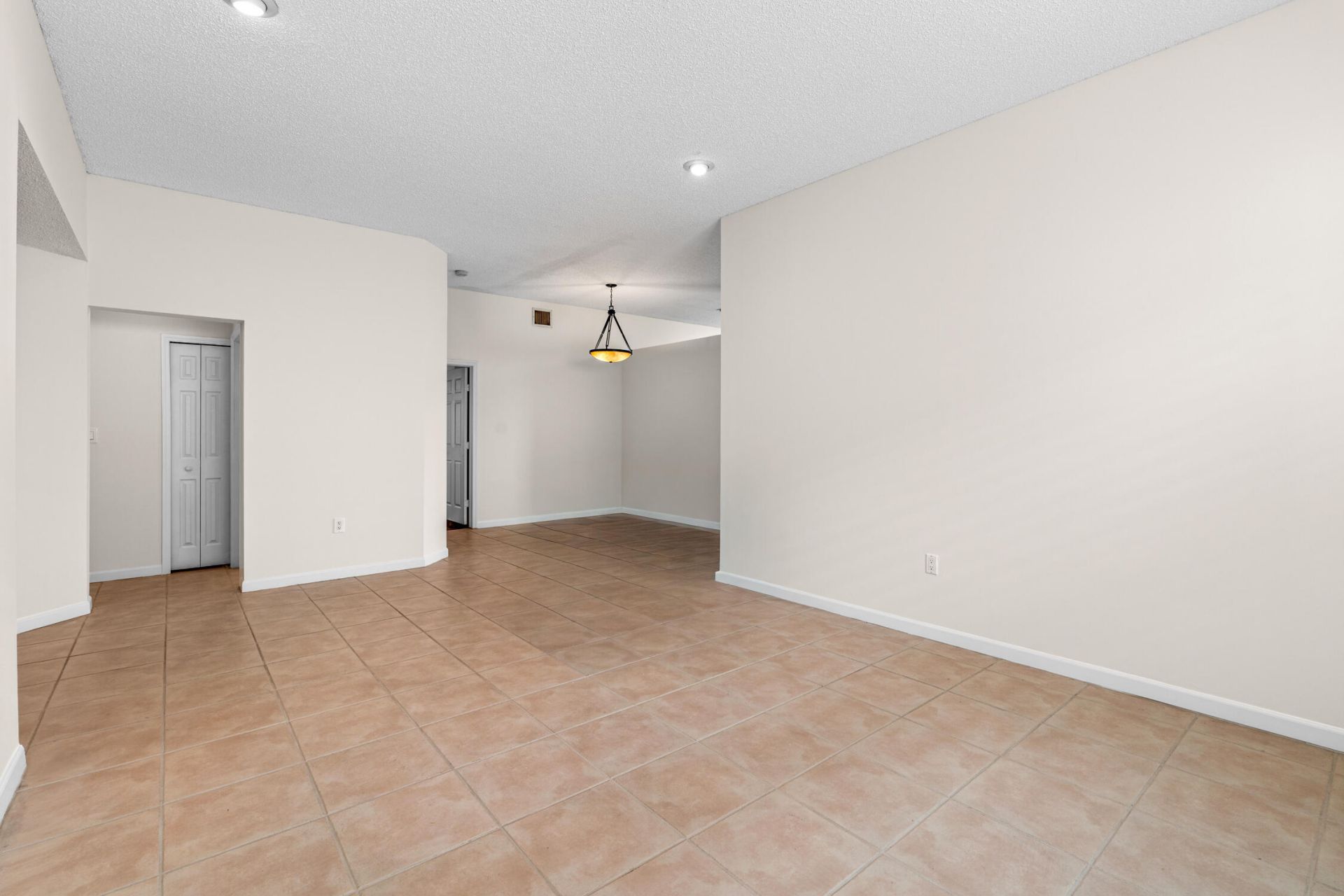 376 E Royal Cove Circle, Davie, FL 33325 Photo