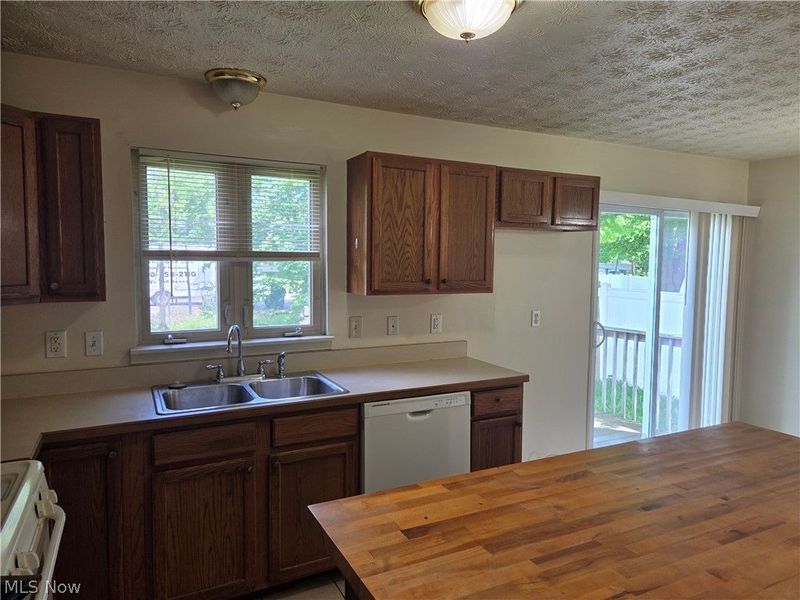4852 Shadow Oak Drive, Youngstown, OH 44515 Photo 2