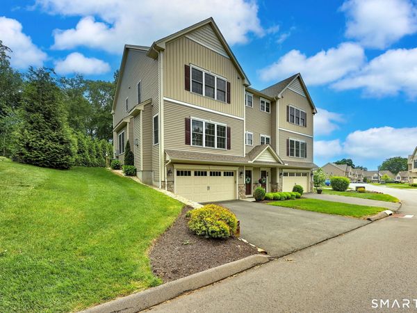 184 Wells View, Unit 184, Shelton, CT 06484