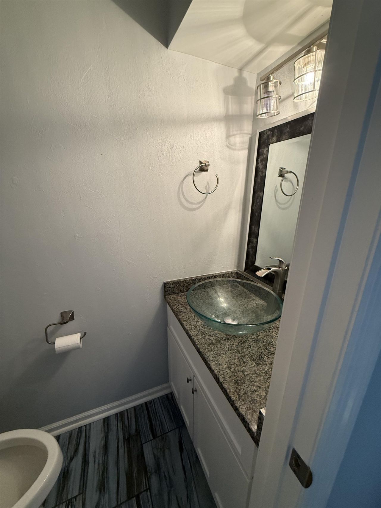 32 Shadow Moss Pl. Photo 36