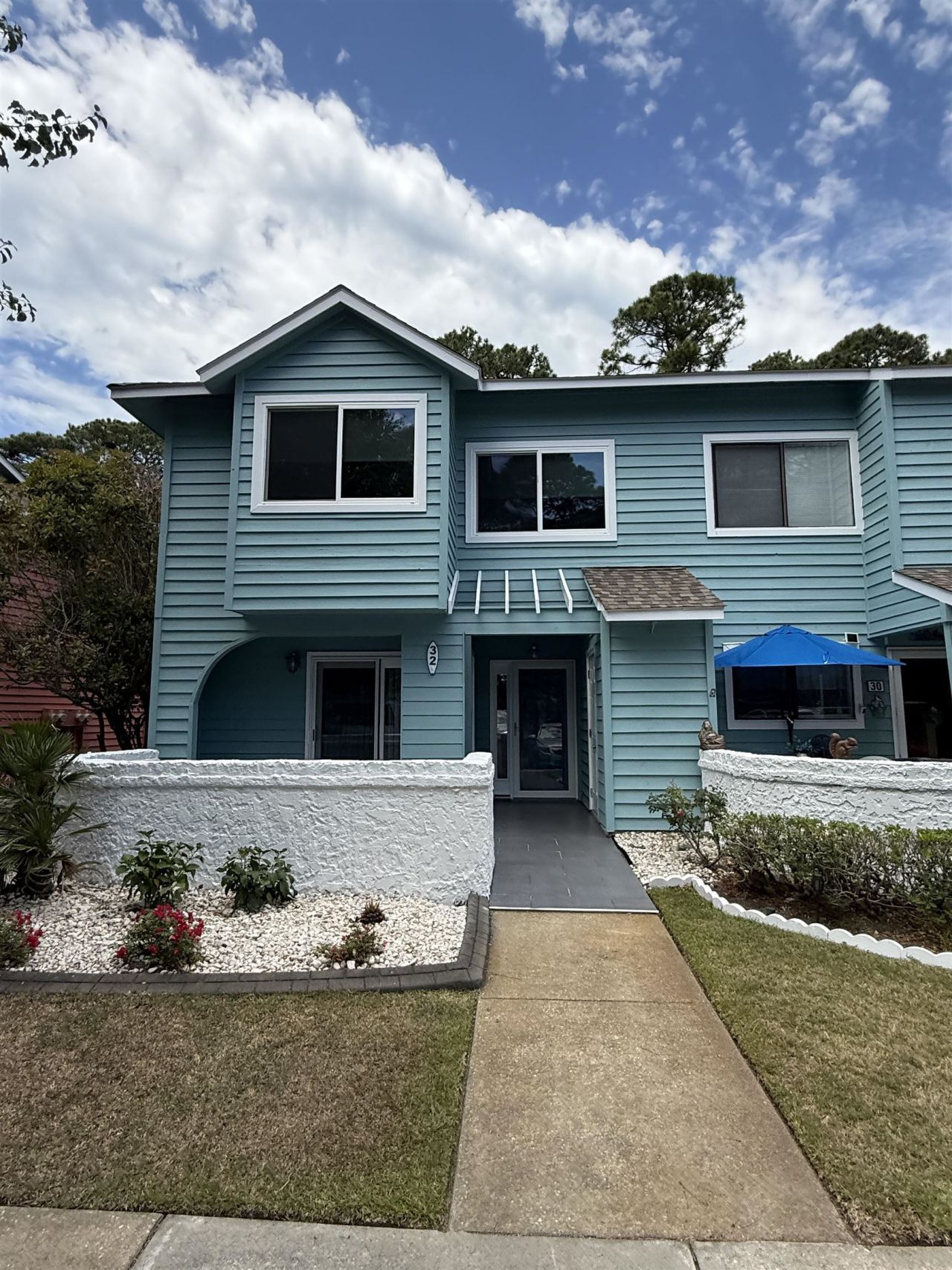 32 Shadow Moss Pl. Photo 4