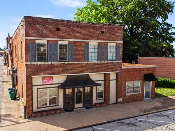 111 S Muskogee Avenue E, Claremore, OK 74017