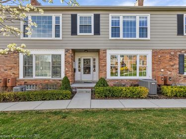 551 N Old Woodward Avenue , Birmingham, MI 48009