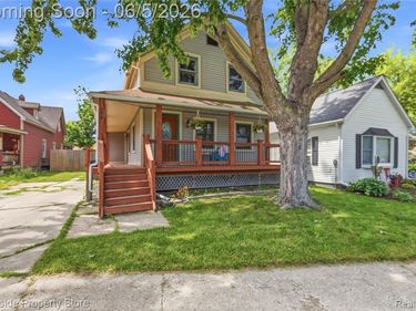 174 S Belle River Avenue, Marine City, MI 48039