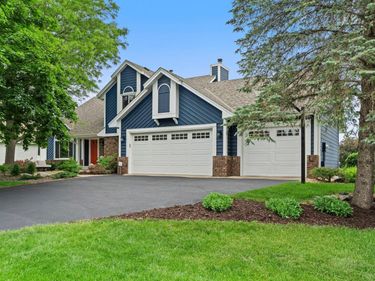 4150 Columbine Court, Vadnais Heights, MN 55127