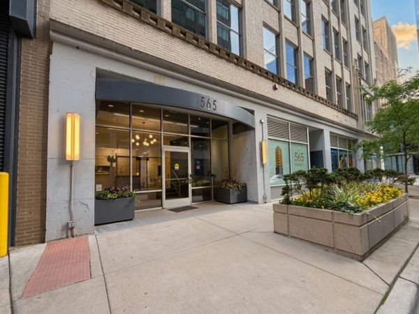 565 W Quincy Street, Unit 802, Chicago, IL 60661