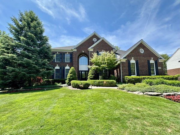 26375 Glenwood Drive, Novi, MI 48374