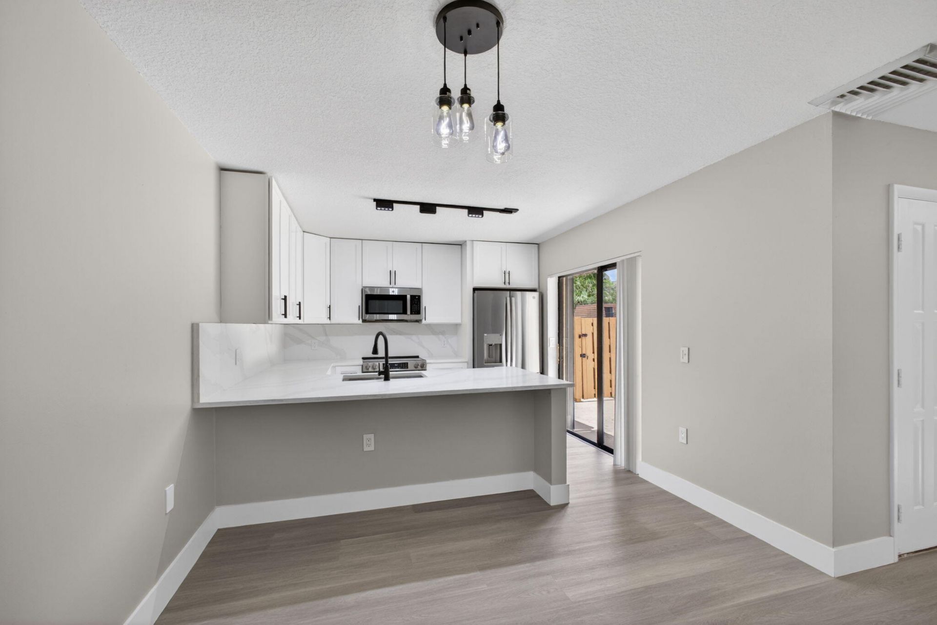 246 Charter Way, West Palm Beach, FL 33407 Photo