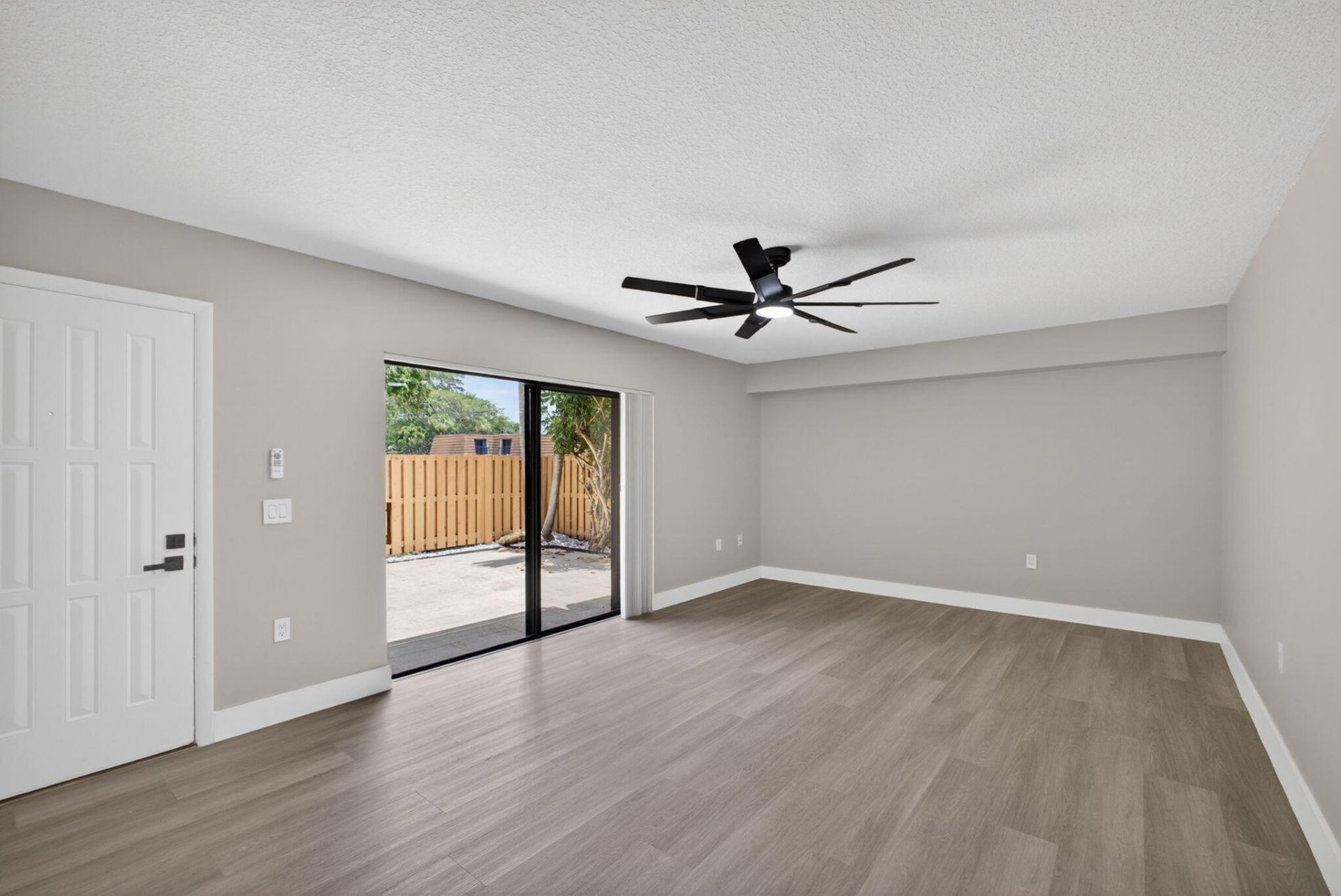 246 Charter Way, West Palm Beach, FL 33407 Photo
