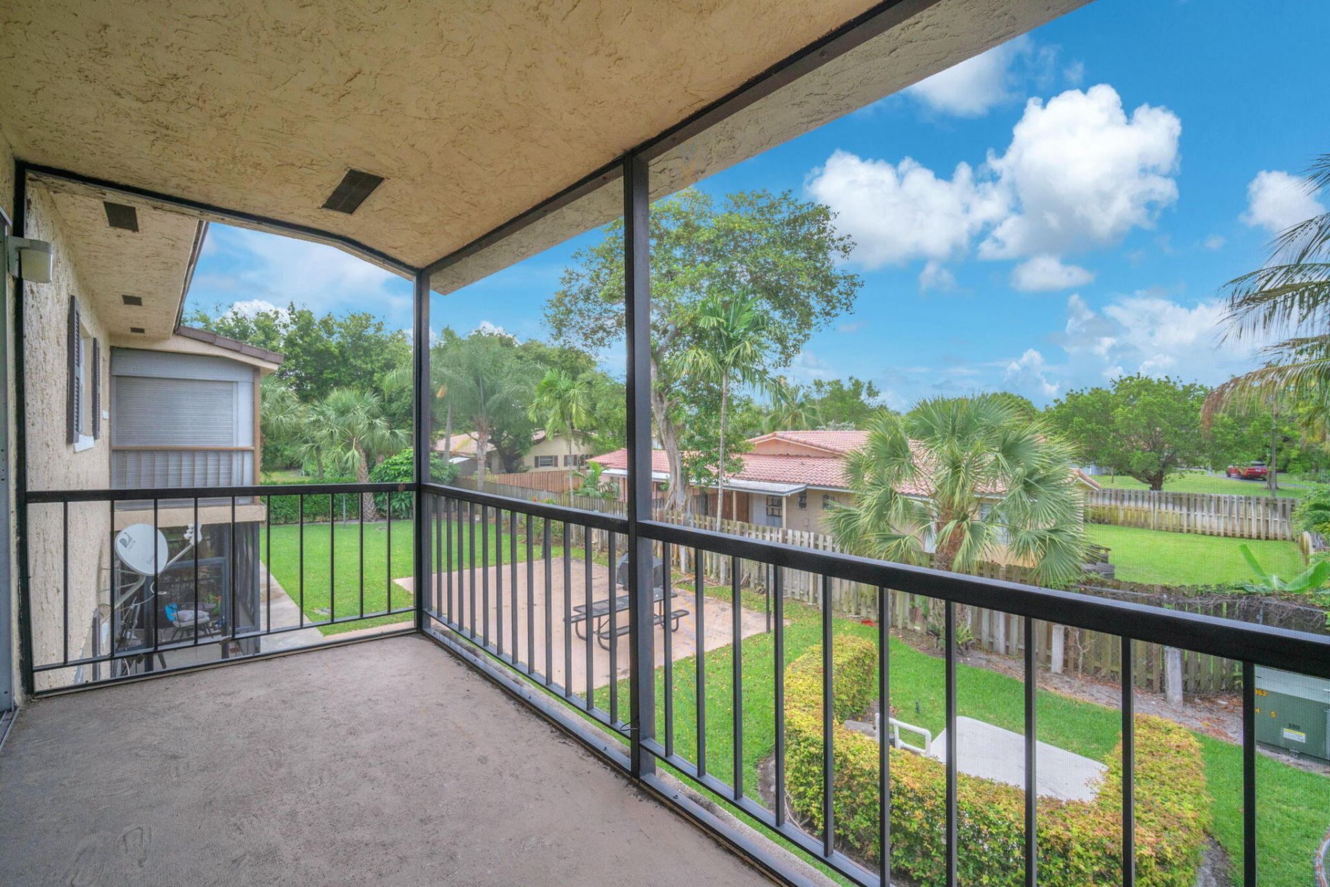 8900 W Sample Road, Unit 204, Coral Springs, FL 33065 Photo