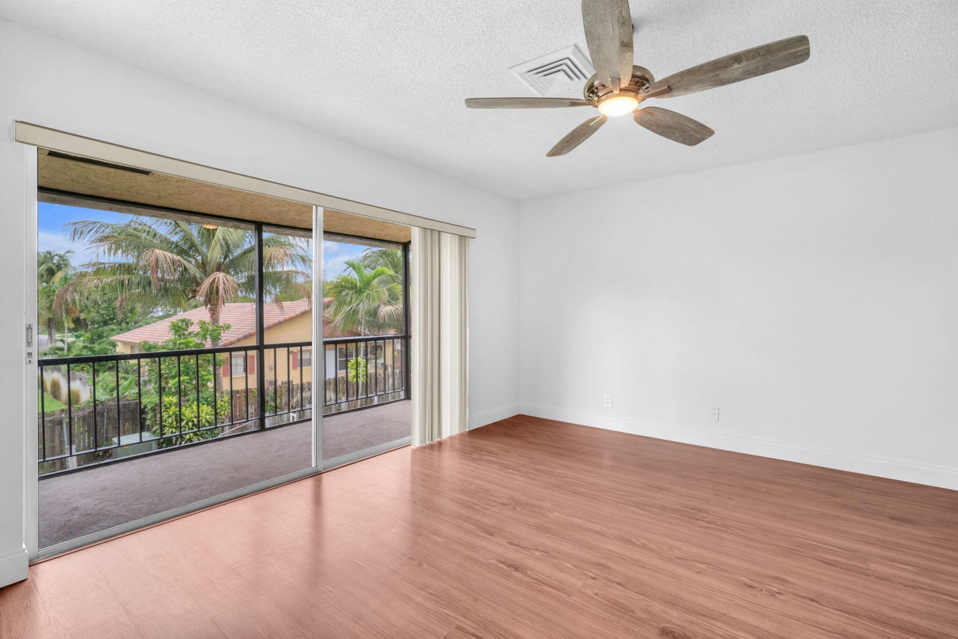8900 W Sample Road, Unit 204, Coral Springs, FL 33065 Photo