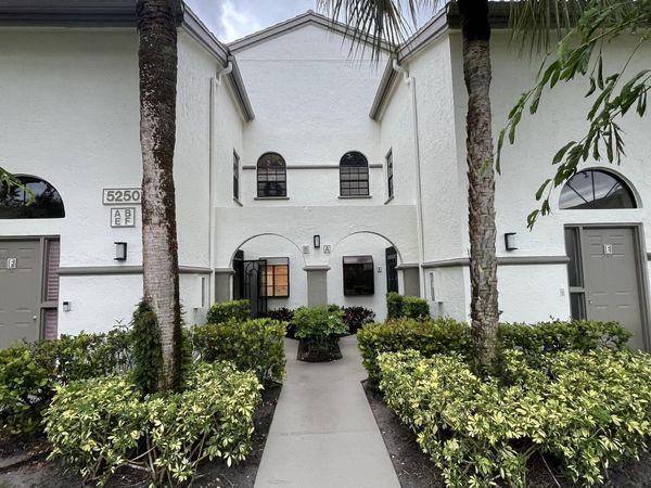 5250 Europa Drive, Unit B, Boynton Beach, FL 33437
