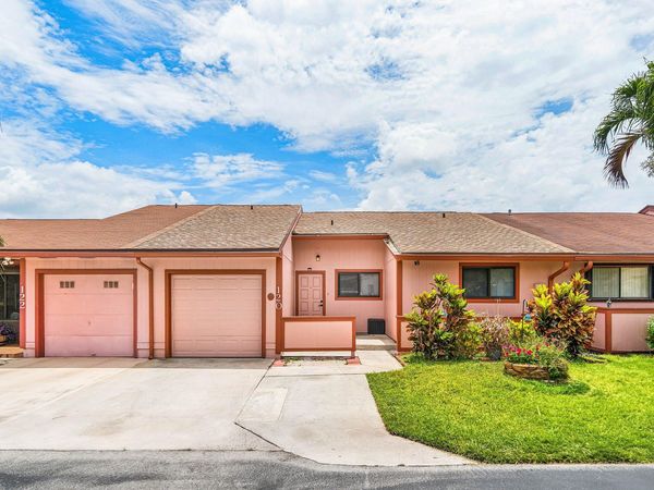120 Mayfair Lane, Boynton Beach, FL 33426
