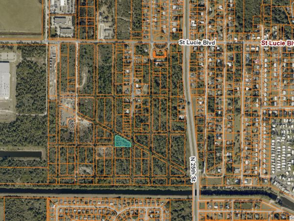 -- Tampa Trail, Fort Pierce, FL 34946