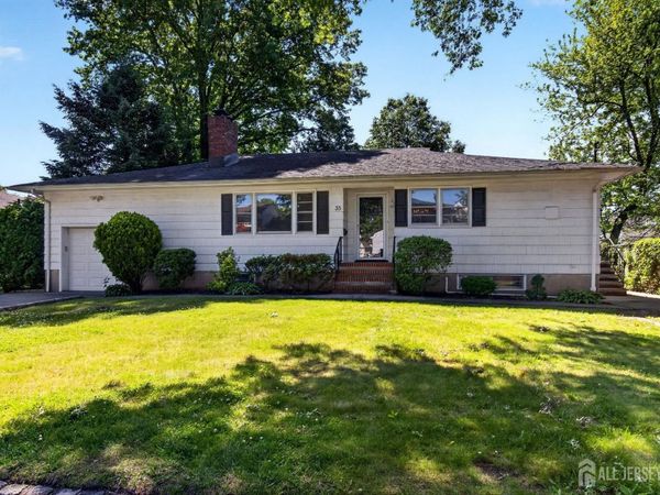 35 SE Nassau Street , Clark, NJ 07066
