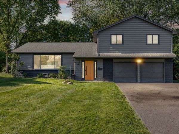 100 Hibiscus Dr , Rochester, NY 14618