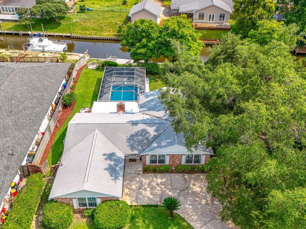 2457 Pretty Bayou Circle , Panama City, FL 32405