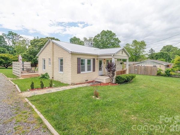 50 Hutchins Road, Black Mountain, NC 28711