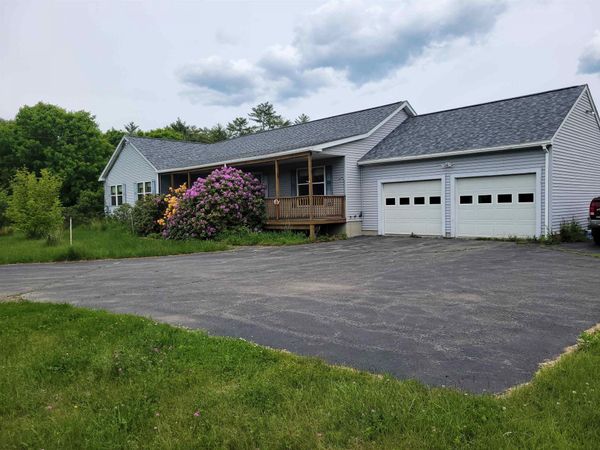 42 Chester Road, Raymond, NH 03077