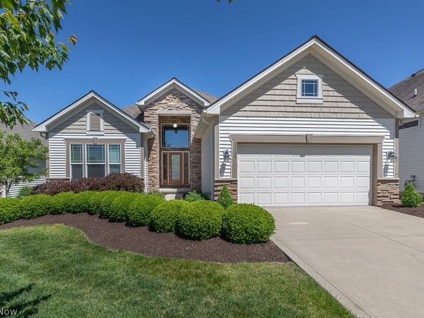 22238 North Trail , Strongsville, OH 44149