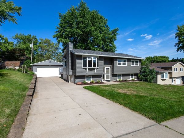 4718 N Ripley Street , Davenport, IA 52806