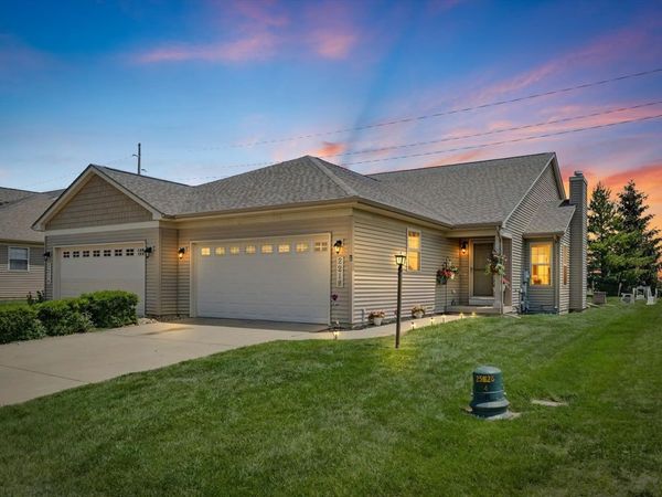 2218 Pebblebrook Lane , Urbana, IL 61802