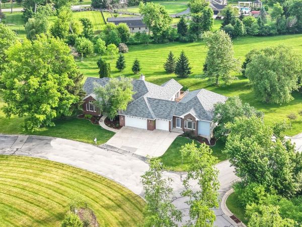 230 Bever Lane SE, Cedar Rapids, IA 52403