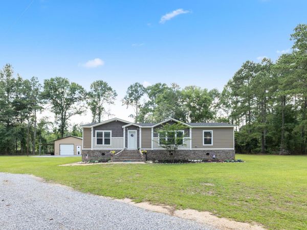 1352 Sanford, Moselle, MS 39459