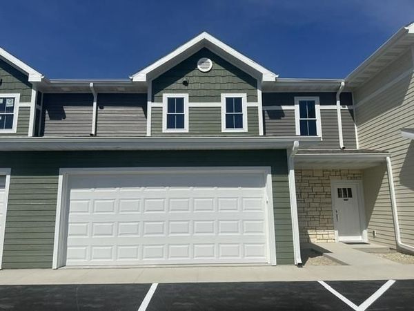 200 Settler Drive, Unit 204, Jefferson, WI 53549